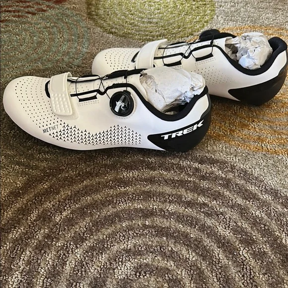 Trek Shoes | Trek Bicycle Circuit Road Shoe | Color: Black/White | Size: 8.5 | Alexdreinke's Closet